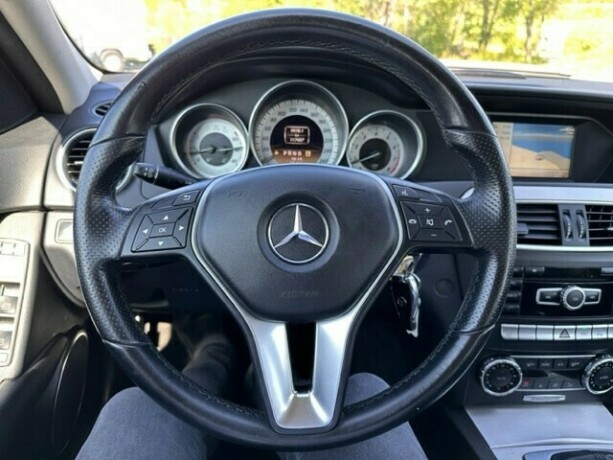 mercedes-benz-c-klasse-bensin-2012-big-22