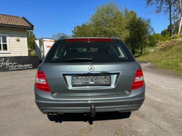 mercedes-benz-c-klasse-bensin-2012-big-8
