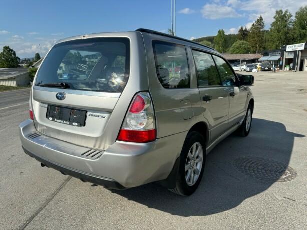 subaru-forester-bensin-2006-big-3