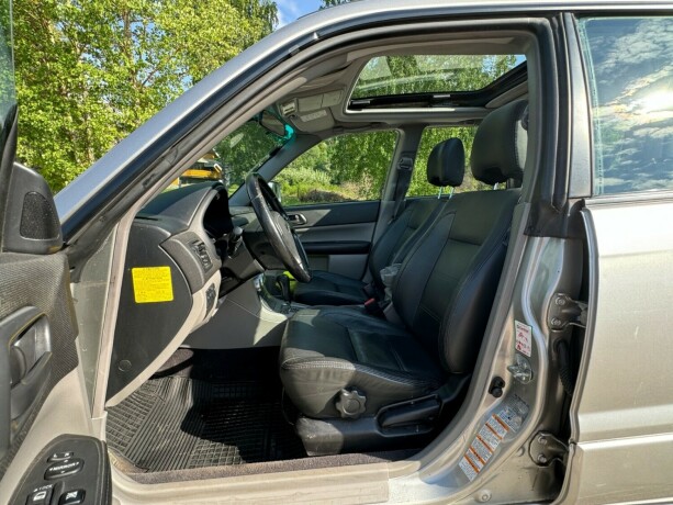 subaru-forester-bensin-2006-big-9