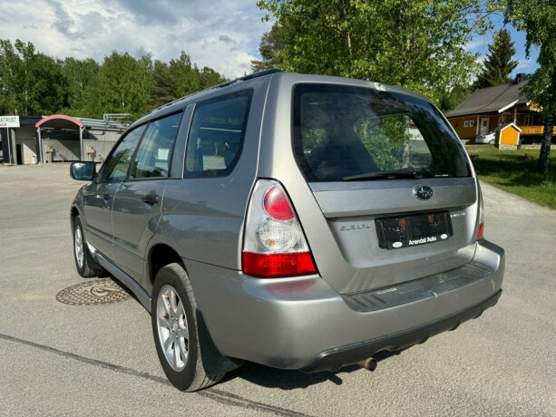 subaru-forester-bensin-2006-big-5