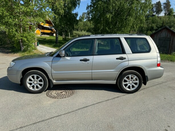 subaru-forester-bensin-2006-big-6