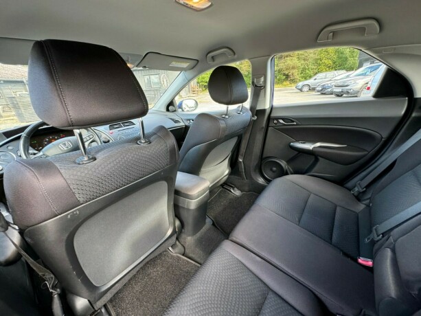 honda-civic-bensin-2010-big-18