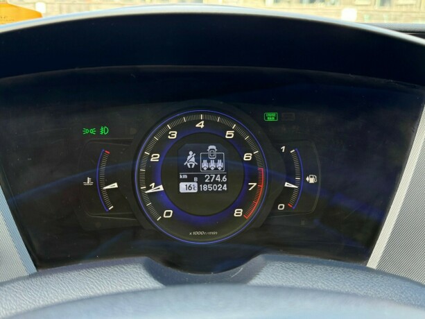 honda-civic-bensin-2010-big-13