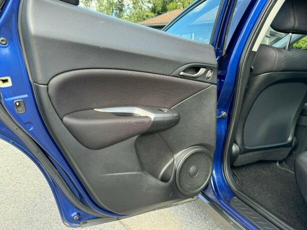 honda-civic-bensin-2010-big-17