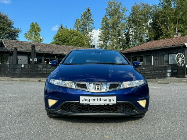 honda-civic-bensin-2010-big-1