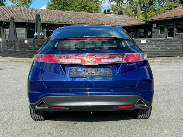 honda-civic-bensin-2010-big-5