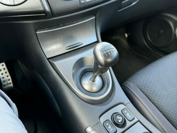 honda-civic-bensin-2010-big-15