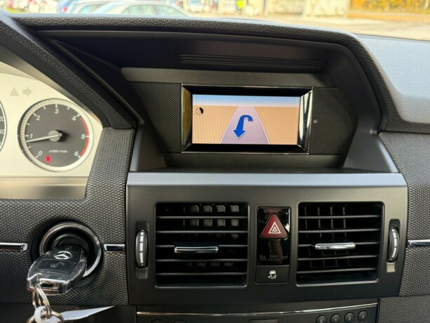 mercedes-benz-glk-diesel-2010-big-12