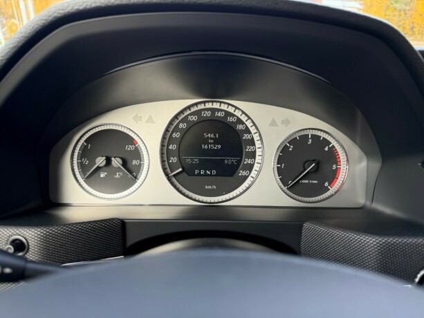 mercedes-benz-glk-diesel-2010-big-10