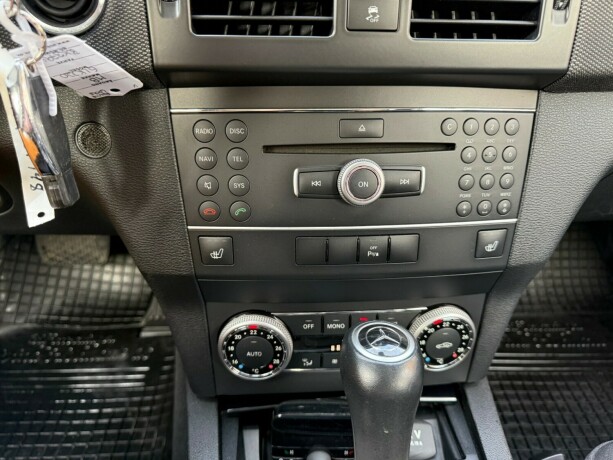mercedes-benz-glk-diesel-2010-big-11