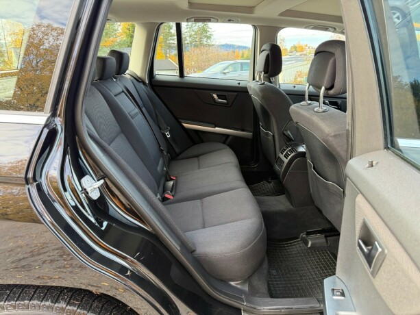 mercedes-benz-glk-diesel-2010-big-17