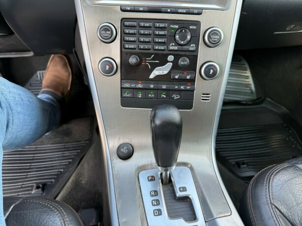 volvo-xc-60-diesel-2010-big-12