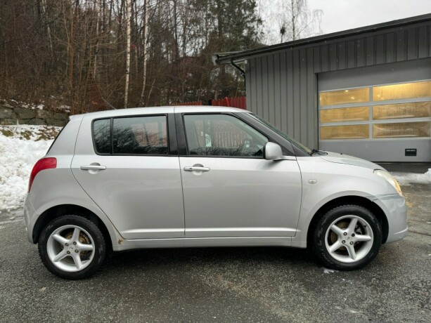 suzuki-swift-bensin-2006-big-7