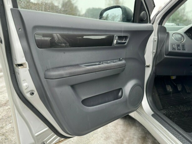 suzuki-swift-bensin-2006-big-8