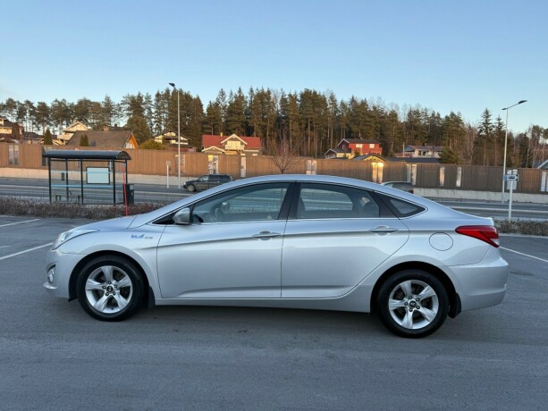 hyundai-i40-diesel-2012-big-5