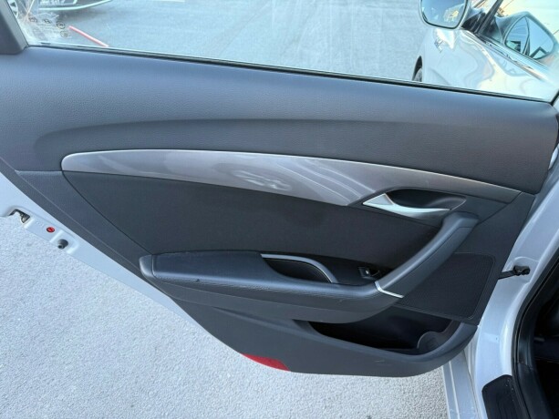 hyundai-i40-diesel-2012-big-22
