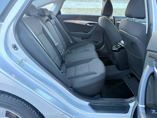 hyundai-i40-diesel-2012-big-18