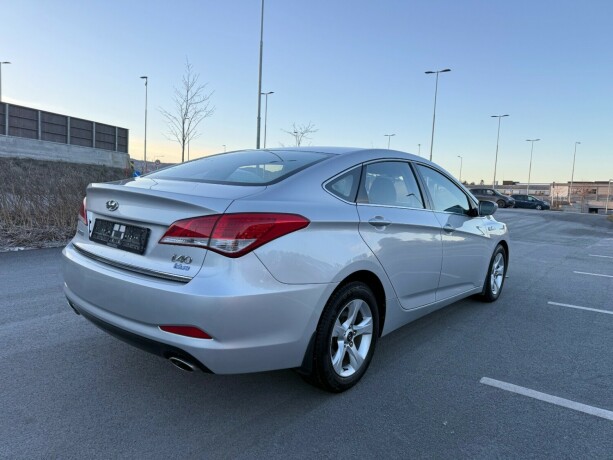 hyundai-i40-diesel-2012-big-2