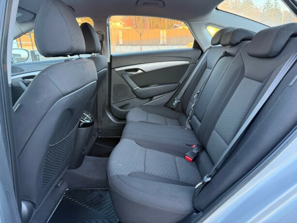 hyundai-i40-diesel-2012-big-21