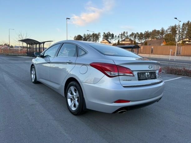 hyundai-i40-diesel-2012-big-4