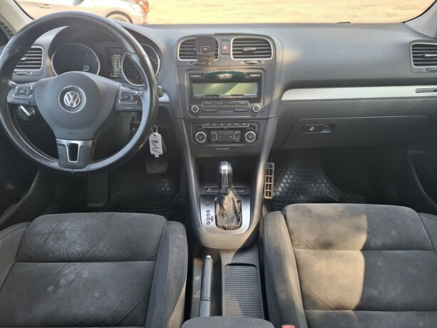 volkswagen-golf-diesel-2011-big-18