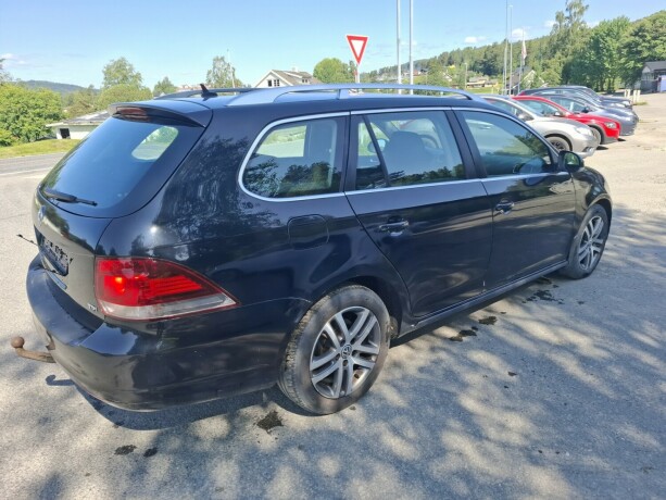 volkswagen-golf-diesel-2011-big-5