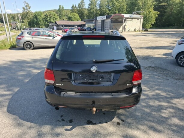 volkswagen-golf-diesel-2011-big-15