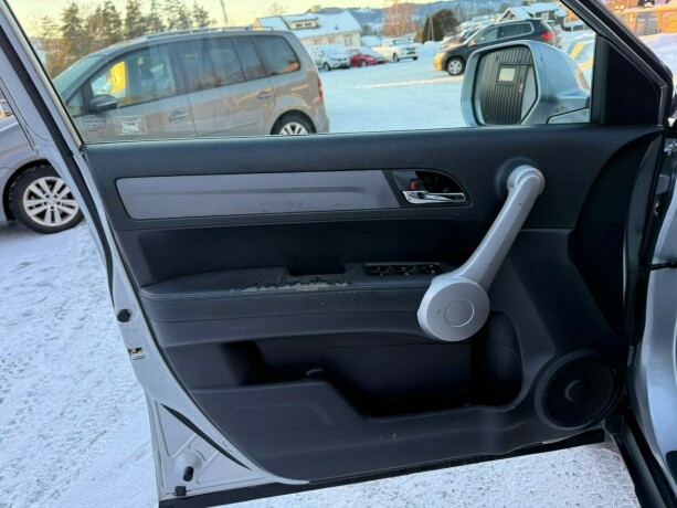 honda-cr-v-diesel-2006-big-15