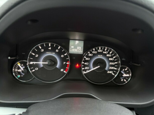 subaru-legacy-bensin-2011-big-10