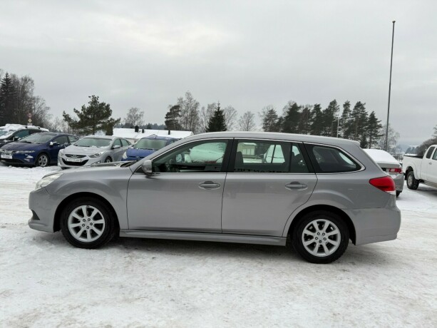subaru-legacy-bensin-2011-big-2