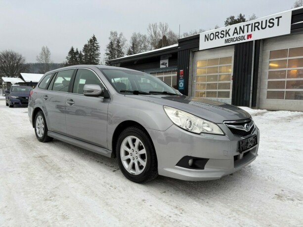 subaru-legacy-bensin-2011-big-6