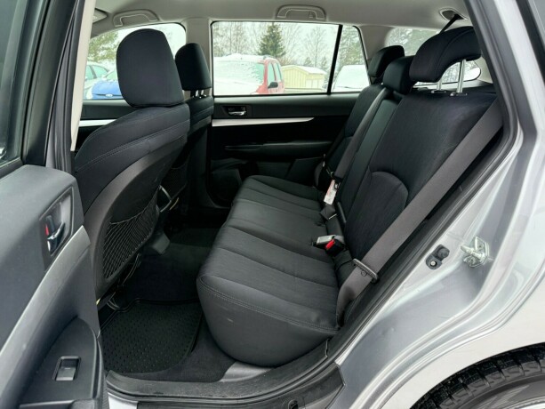 subaru-legacy-bensin-2011-big-17