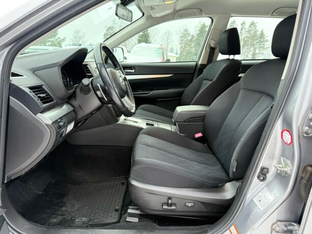 subaru-legacy-bensin-2011-big-19