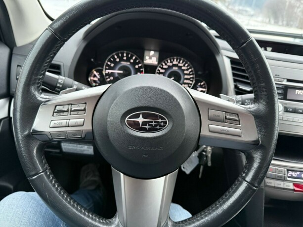 subaru-legacy-bensin-2011-big-9