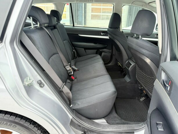 subaru-legacy-bensin-2011-big-15