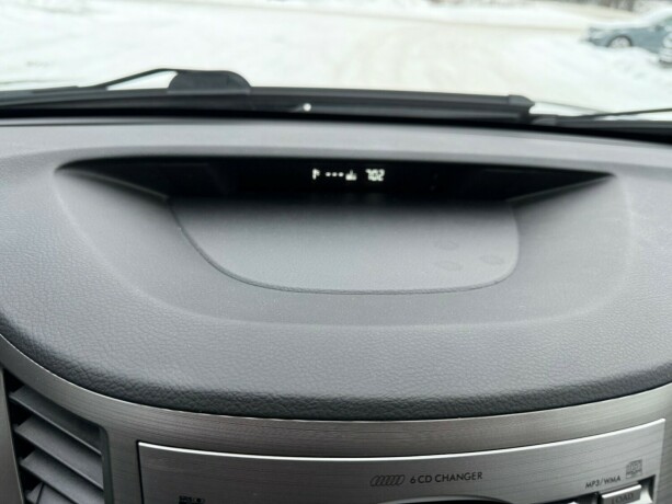subaru-legacy-bensin-2011-big-7