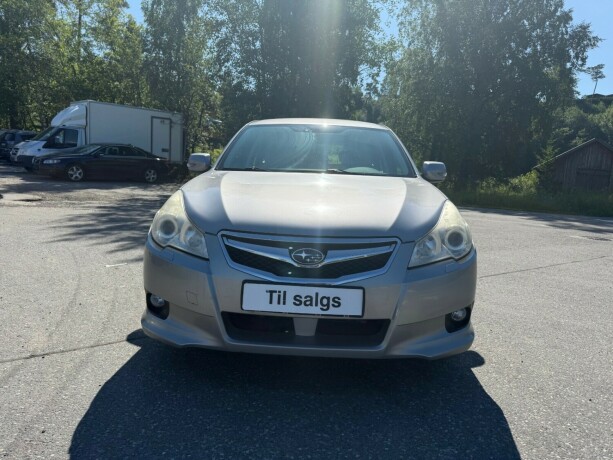 subaru-legacy-bensin-2011-big-28
