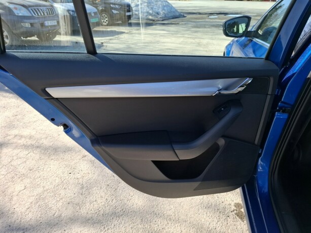 skoda-octavia-diesel-2014-big-17