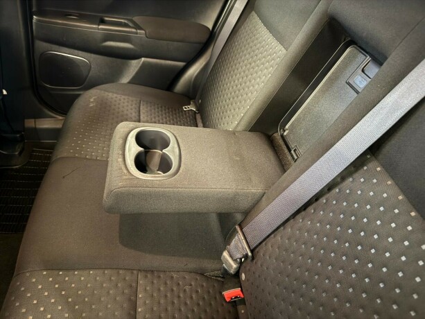 mitsubishi-asx-diesel-2011-big-25