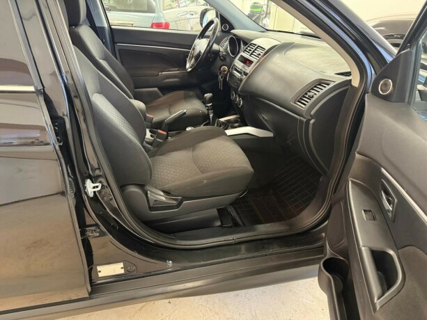 mitsubishi-asx-diesel-2011-big-22