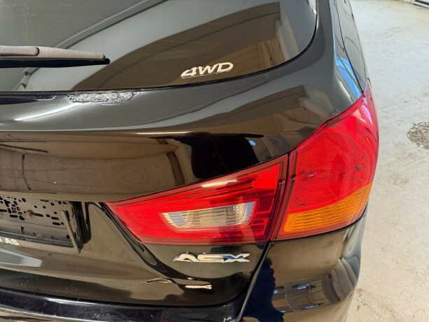 mitsubishi-asx-diesel-2011-big-26