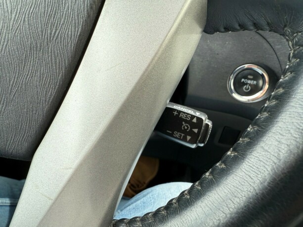 toyota-prius-bensin-2010-big-22