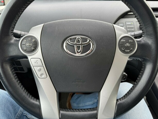toyota-prius-bensin-2010-big-9