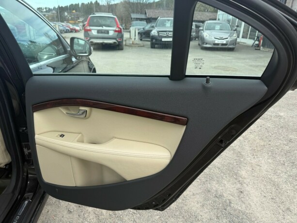 volvo-s80-diesel-2008-big-14