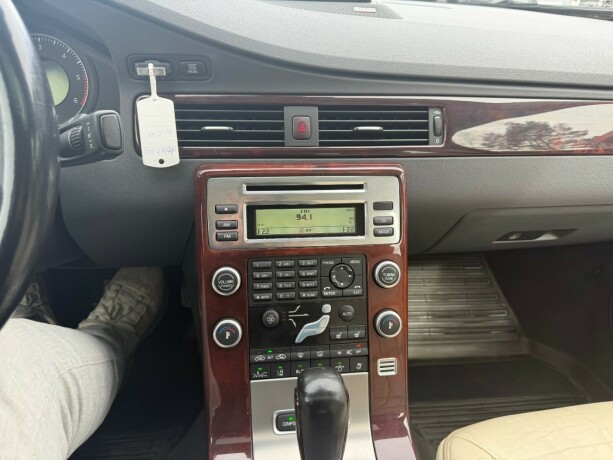 volvo-s80-diesel-2008-big-9