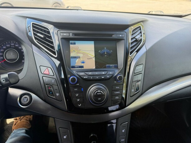 hyundai-i40-diesel-2012-big-11