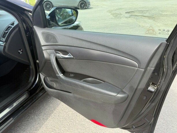 hyundai-i40-diesel-2012-big-17
