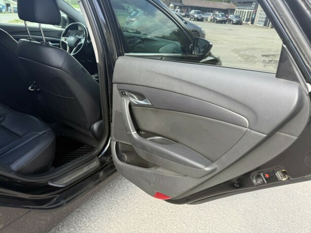 hyundai-i40-diesel-2012-big-19