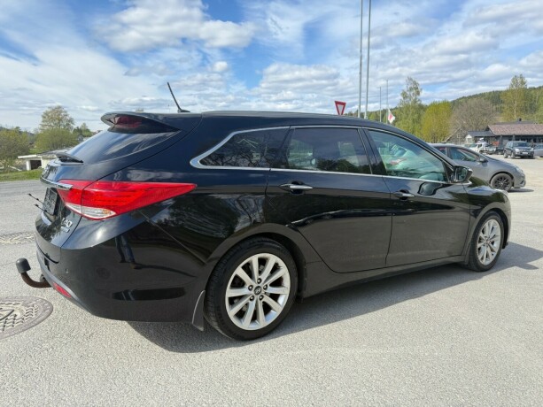 hyundai-i40-diesel-2012-big-4